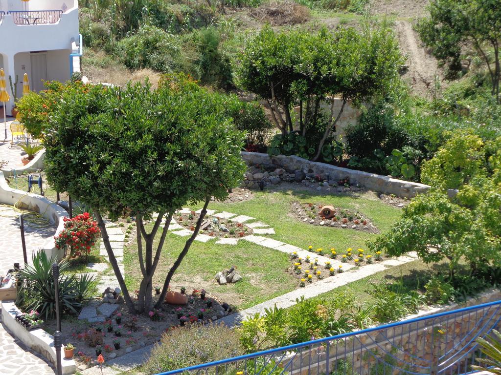 פונזה Il Mediterraneo - Adults Only מראה חיצוני תמונה